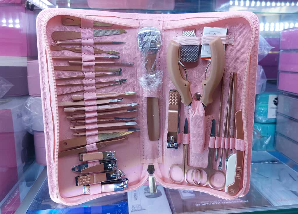 SET DE MANICURE Y PEDICURE